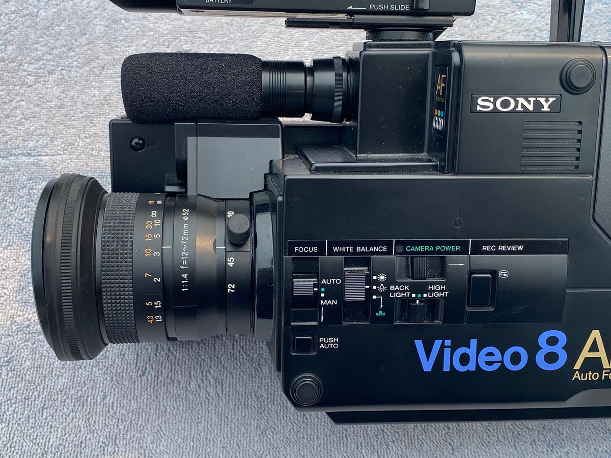 Sony CCD-V8AF Video 8 8mm Video Camera Recorder RFU-80UC NP-22 BCA
