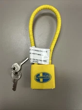 Mossburg (Regal) Yellow GUN CABLE LOCK CLC10   Original Packaging with 2 keys.