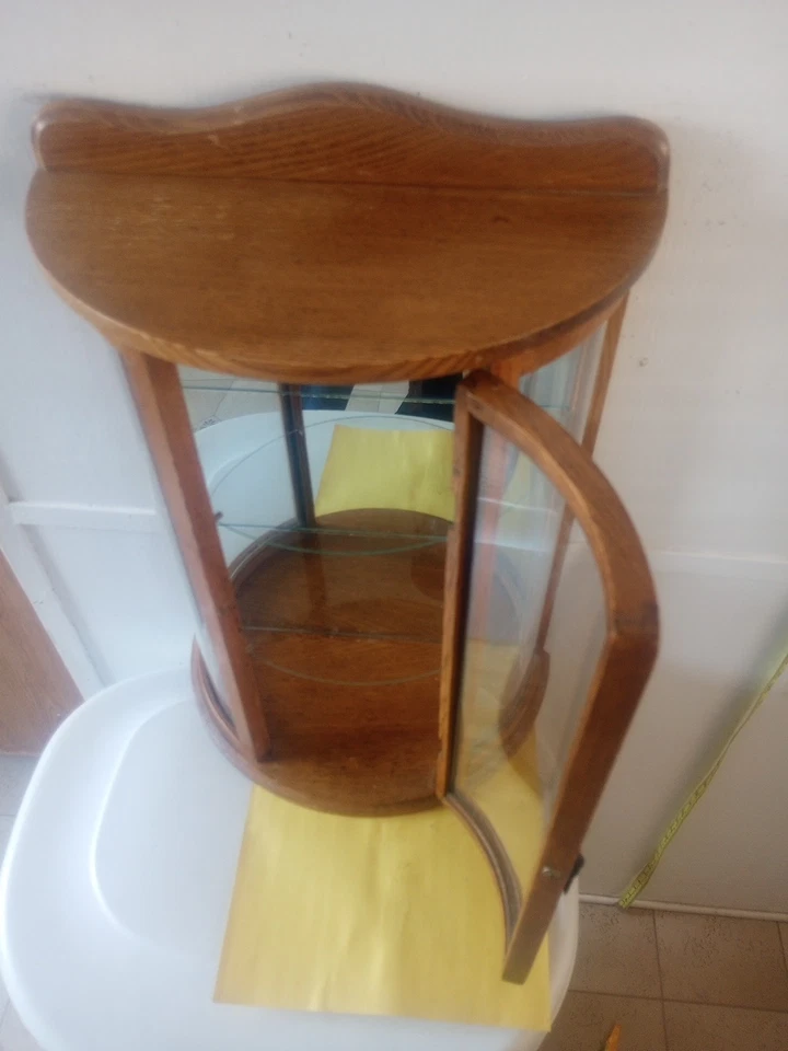 19 in. Vitrina de vidrio curvado de tres niveles Foto 4 de 4