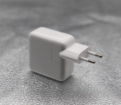 Apple 30W USB-C Power Adapter Netzteil A2164 Weiß - Sehr Gut - Ohne Ladekabel