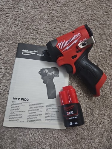 Milwaukee M12 FID2 Schlagschrauber Gehäuse + Akku 2,0Ah