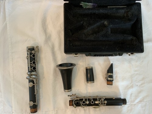 VTG Armstrong Clarinet with Case and Accessories - Picture 11 of 24