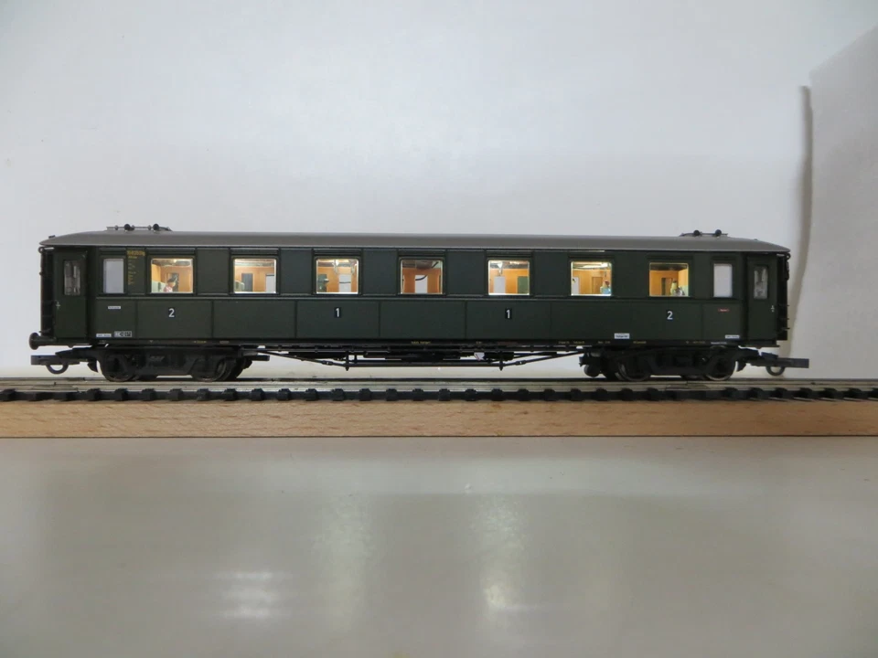 Roco 45494 H0 Schnellzugwagen 1./2. Kl. AB4üe der DB Beleuchtet mit Zurüstsatz - Bild 3 von 4