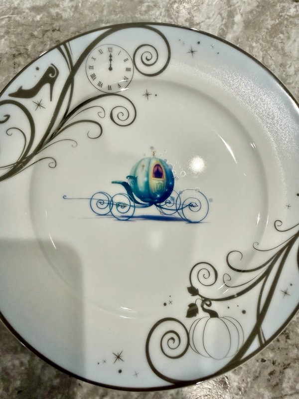 Disney Princess Cinderella Carriage 8in Salad/Dessert Plates Set Of 6