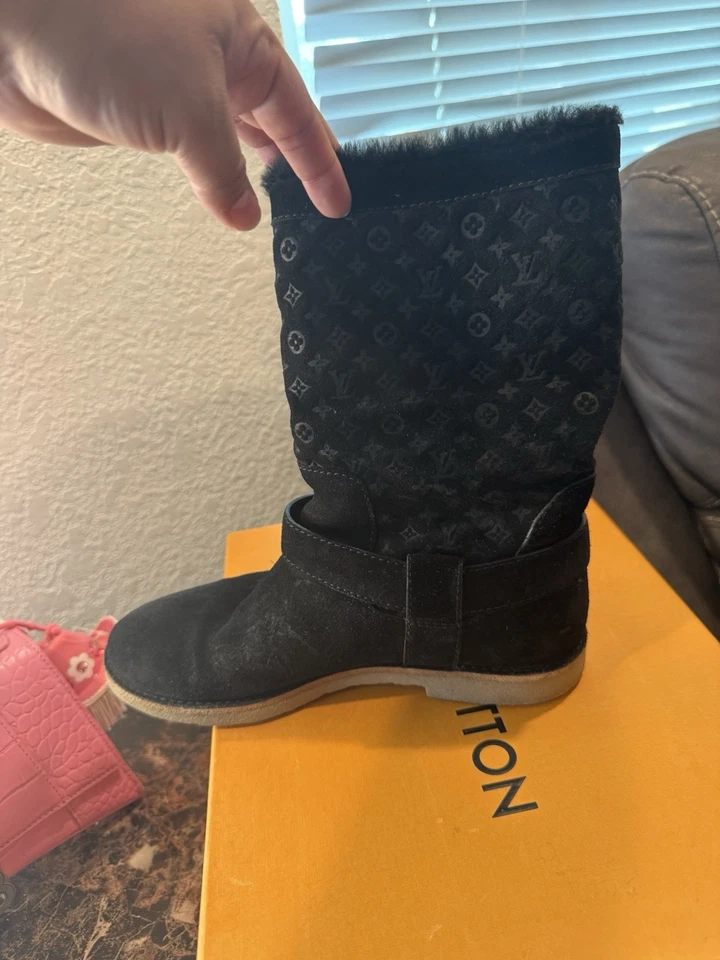 Botas Louis Vuitton de gamuza de piel de oveja fauvistas negras para mujer talla 7 Foto 2 de 4