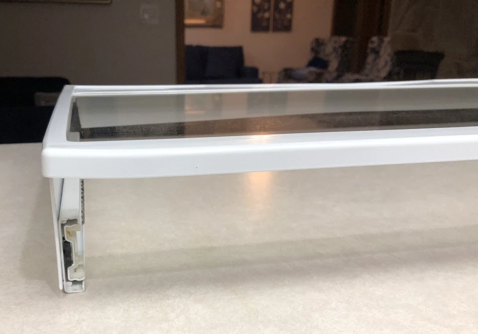 WR71X10414 GE Monogram Refrigerator ZISB480DMA Snack Pan Glass Shelf w/ sliders Foto 3 de 4