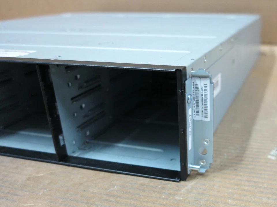 IBM Storwize V5000 2078-12E 12 x 3.5" LFF Expansion Array 2 x EMM 2 x PSU's  - Image 3 of 3