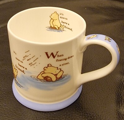 Disney ''A Friend Forever'' Queen's Winnie the Pooh Fine Bone China Tasse makellos
