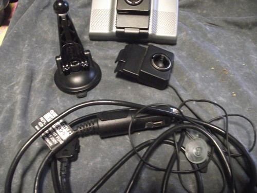 Set Garmin Nüvi 650 NA Navigation Auto GPS Saugnapf-Halterung und Ladekabel - Bild 12 von 24
