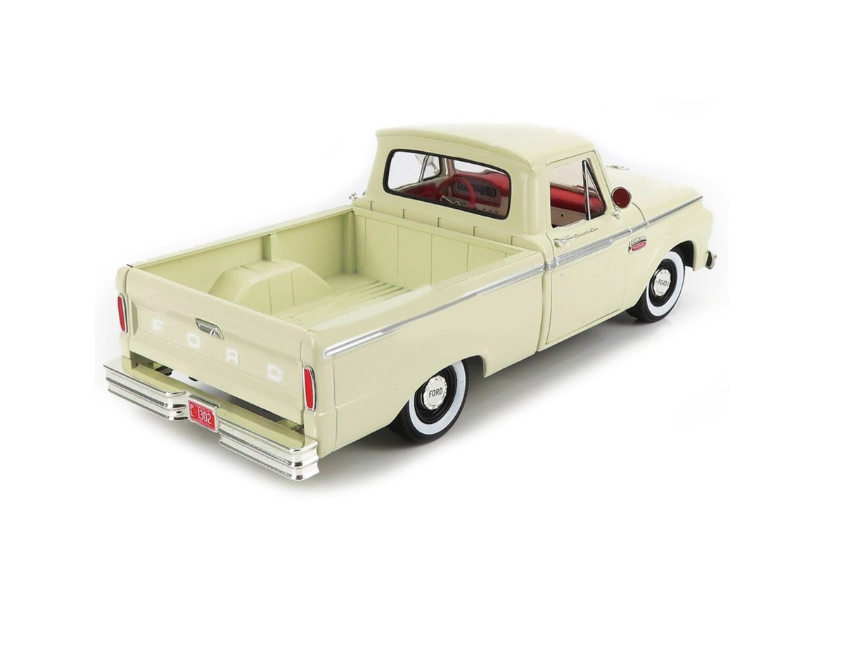 Sun-Star 1965 Ford F-100 Custom Cab Pickup Truck White 1 18 (1302