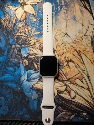 Apple Watch SE 2.Gen 2022 GPS 44mm Smartwatch Alu Silber Sportarmband Weiss
