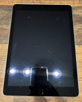 Apple iPad 5th Gen 32GB 9,7 Zoll WLAN Space Grau