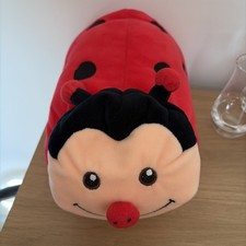 Necknapperz Ladybird Toy Coverts to Neckpillow