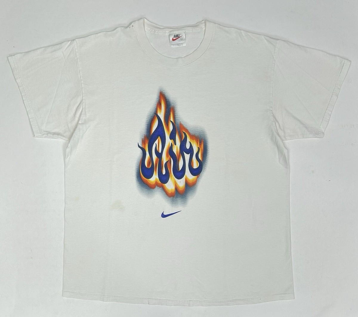 NIKE AIR BAKIN flame Ｔシャツ Vintage Nike Air Bakin Flame Banned Shirt 90s White Tag Tee