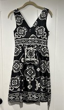 White House Black Market Silk Dress 00 Floral Geometric V Neck Wedding Costal