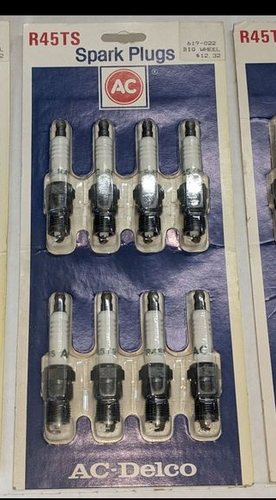 New Genuine GM ACDelco Spark Plugs R45TS SET OF 8