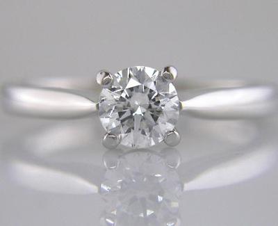 Diamant Solitär massiv Platin Verlobungsring 0,70ct zertifiziert Brillantschliff
