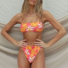 NWT Stone Fox Swim Bliss Bikini Top S Lei Lei Print Swim Tropical Vacation