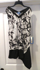 NWT NEW Vera Wang XL Black White Asymmetrical Print Top Tunic Shirt V Neck $44
