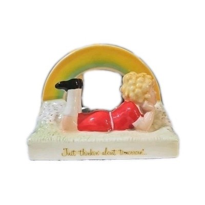 Little Orphan Annie ''Just Thinkin' About Tomorrow'' Applause Item # 8926 Vintage