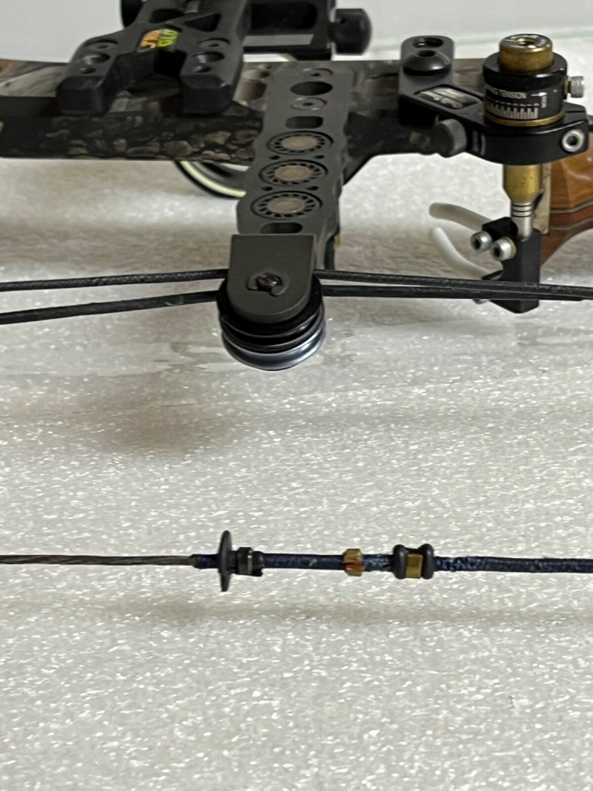 Mathews RH 70 Switchback XT with 12 Easton Carbon arrows & quiver