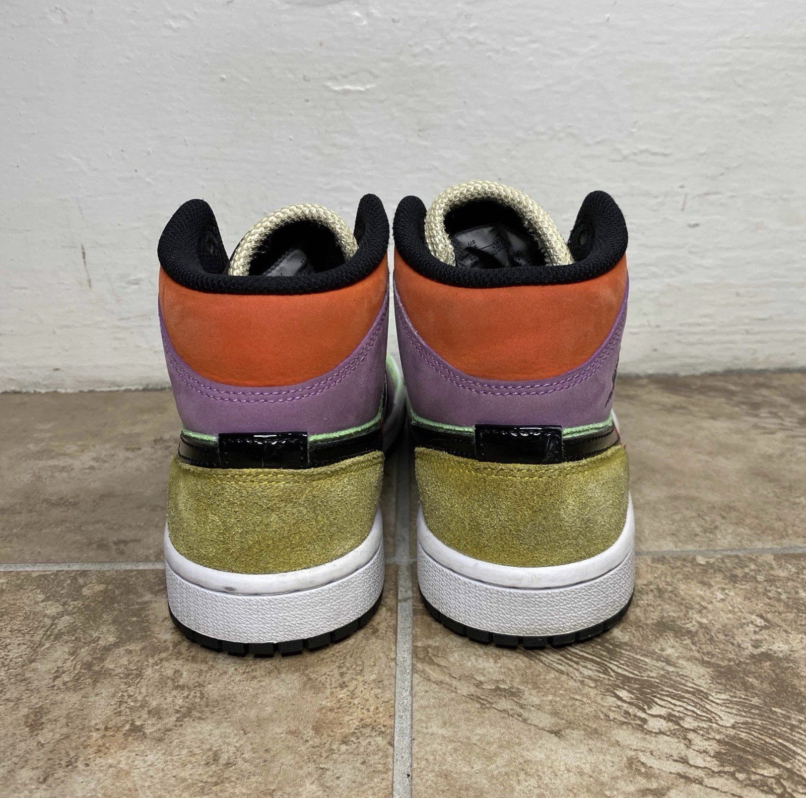 Size 6.5 - Air Jordan 1 SE Mid Lightbulb W thumbnail 4