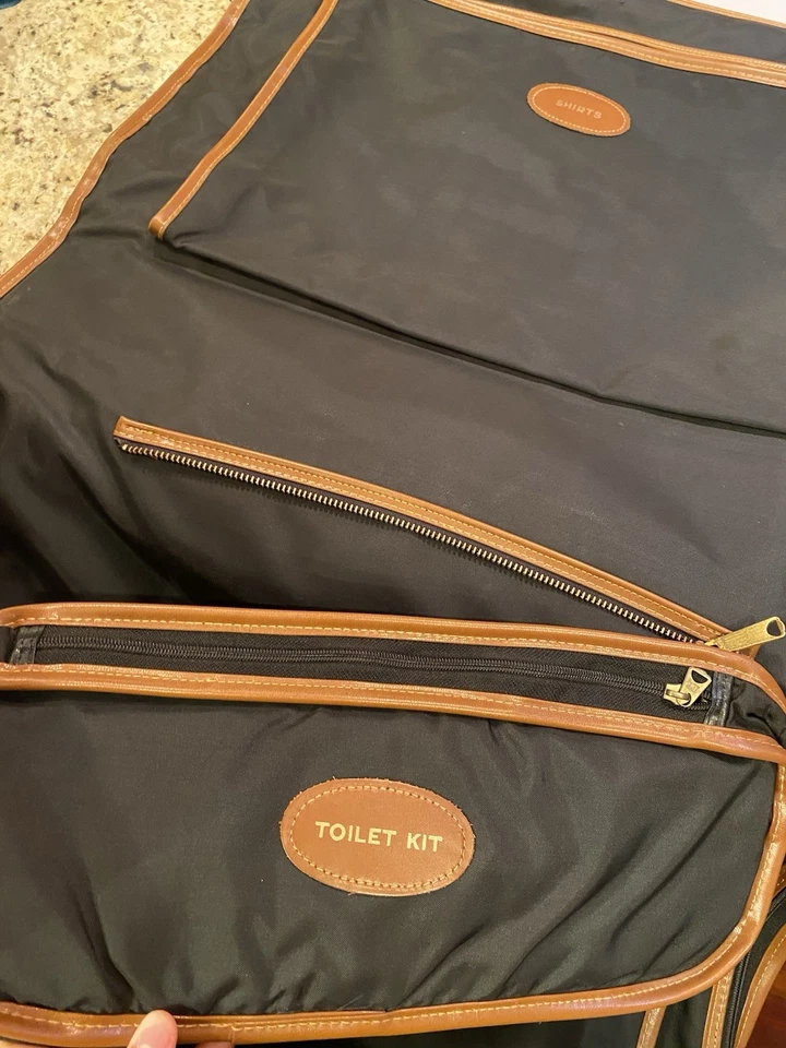 Traje de viaje Lark de colección equipaje ropa bolsa compartimentos corbatas, camisas y artículos de tocador  Foto 4 de 4