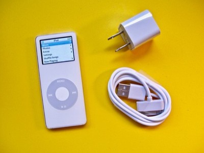 Refurbished APPLE IPOD Nano 1st generation 2GB / New Battery / Excellent Housing