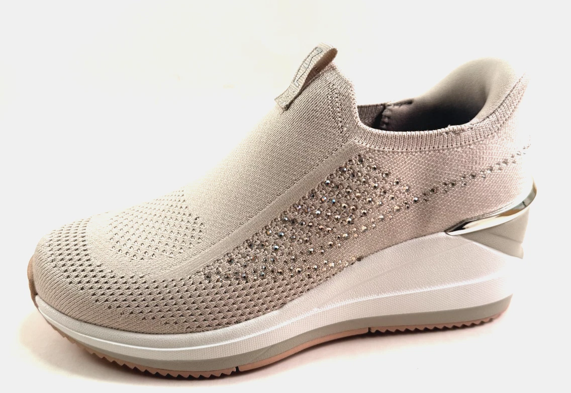 SKECHERS Skechers Memory Foam Beige Athletic Shoes for Women  display picture 1