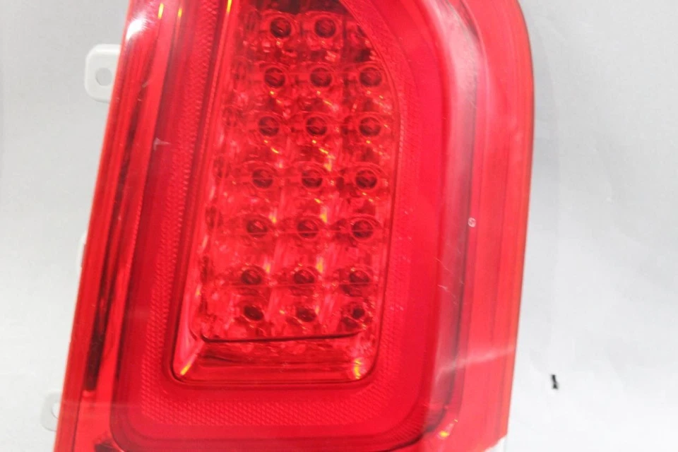 Right Passenger Tail Light Chrome Trim Fits 2015-2023 CHRYSLER 300 OEM #40956 - Image 3 of 4