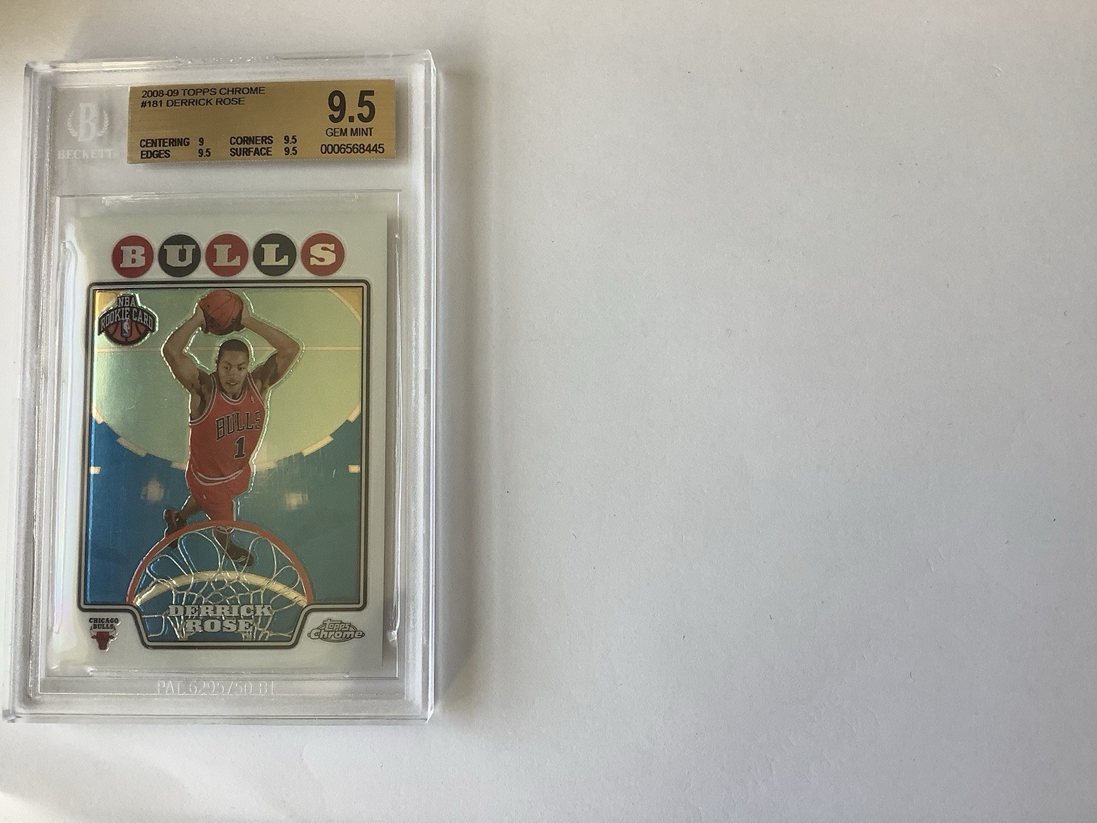 DERRICK ROSE ROOKIE CARD 2008 Topps Chrome BGS 9.5