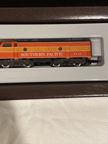 Marklin Mini-Club Z # 8809 Southern Pacific Diesel Locomotive 6446 in Box - Picture 4 of 9