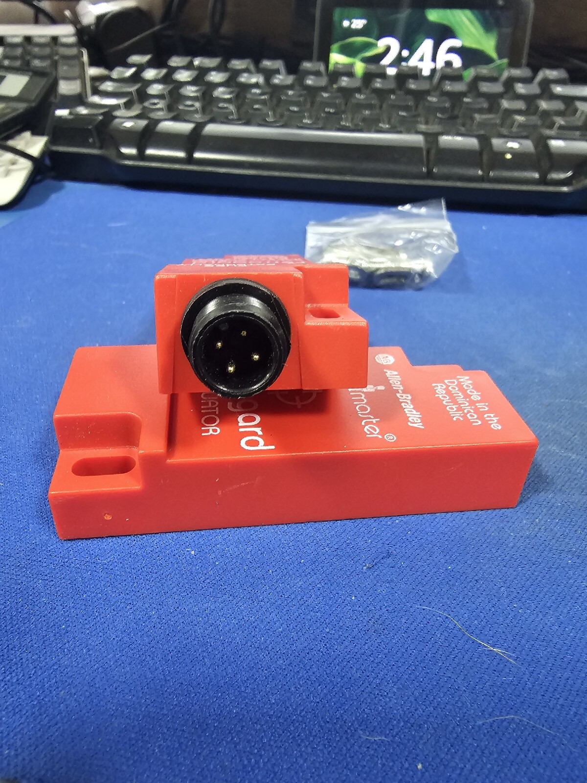 ALLENBRADLEY GUARDMASTER SAFETY SWITCH FERROGARD 2DC eBay