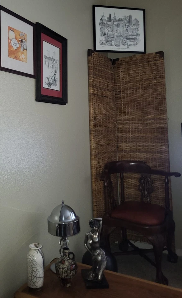 Silla de esquina Chippendale con pie de bola y garra - caoba tallada - tapicería de cuero Foto 2 de 4