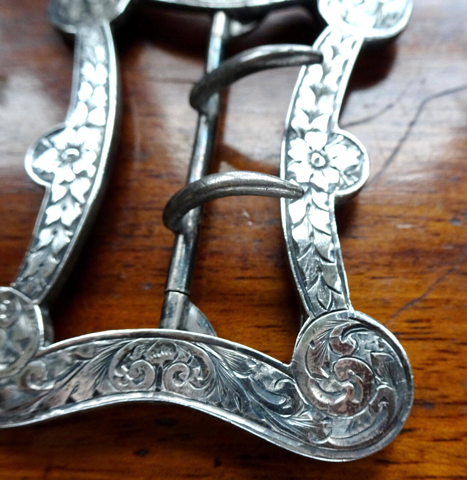 antique Victorian solid SILVER ornate flower scro… - image 2