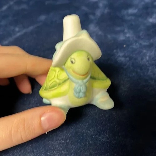 De Colección Tortuga Dedal Soporte y Pin Cojín Porcelana Estatuilla Verde Bisque - Imagen 2 de 4