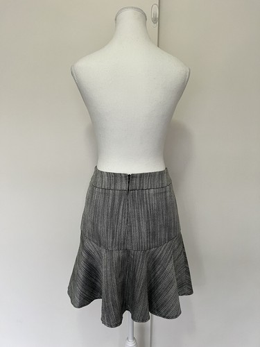 Review skirt 6 grey short in Excellent condition item5 - Picture 7 of 14
