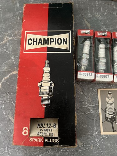 Champion RBL-12 8 Pack Vintage Resistor Spark Plug New In Mint Condition - Picture 2 of 6