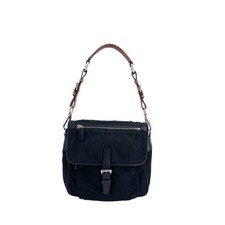 Sac à bandoulière Prada en tissu nylon et cuir noir avec logo triangulaire