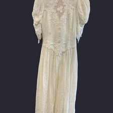 Vntg ivory lace bridal wedding dress puff sleeves intricate lacing prairie gunne