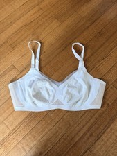 EUC HoneyLove CrossOver Wirefree Bra Women's Size XL 38D/DD White LWBR0302-2