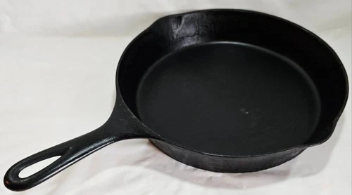 Vtg National Wagner Ware #7 Cast Iron Skillet with Heat Ring #1357A Made In USA