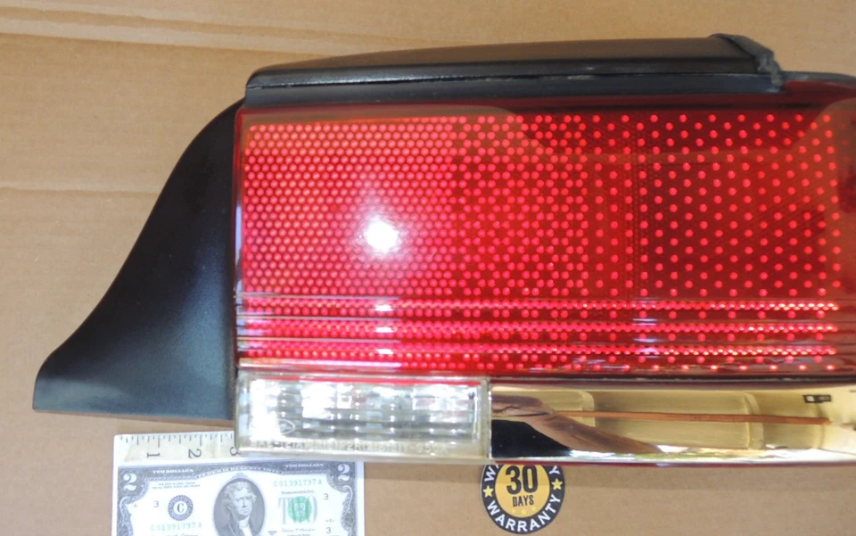 Conjunto de luz trasera derecha Ford Crown Victoria 1995 1996 1997 OEM lado pasajero Foto 2 de 4