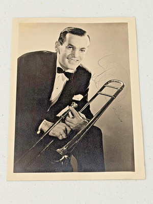 BIG BAND LEADER GLENN MILLER '44 SIGNED AUTOGRAPH 7X5 B&W PHOTO
