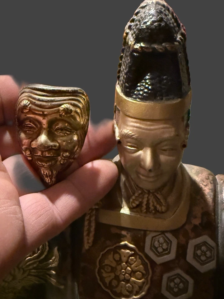 Figura de Bailarina Enmascarada Noh Japonesa De Colección Medallón Fénix Túnica Foto 4 de 4