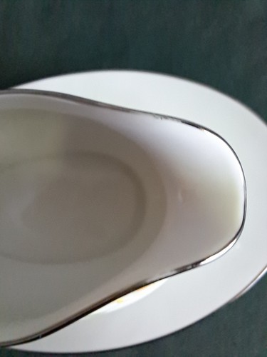 VTG International Fine China FLORAL GENERATION Gravy Boat Attached Underplate - Picture 7 of 10