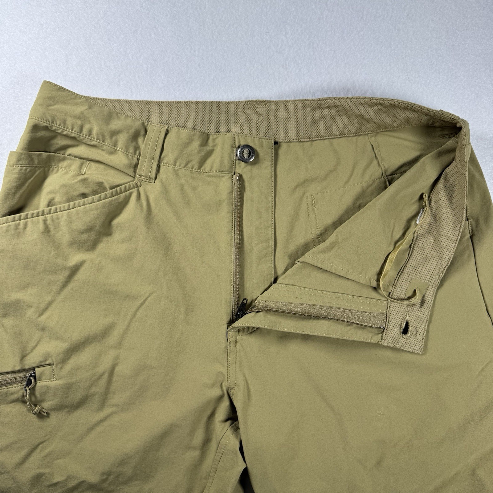 Patagonia Men’s 33 Quandary Hiking Shorts Tan 8” Inseam thumbnail 3