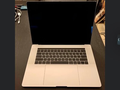 Apple MacBook Pro 15.4'' (256 GB, Intel Core i7 8th Gen. 4.1GHz, 16GB) Silver...