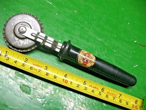 VINTAGE B. I. A. CORDON BLEU PIE PASTRY CRIMPER JAGGER ORIGINAL FRANCE