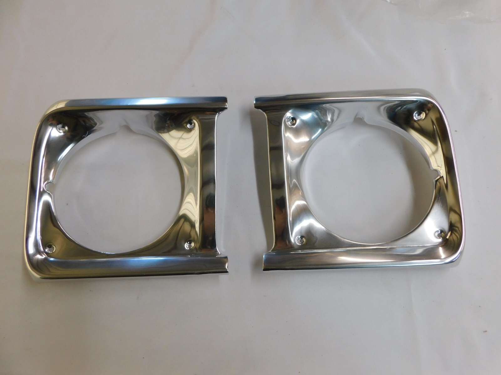 New Repro. 1970 1971 1972 Ford Truck Pickup Grille Headlight Doors Bezels Trim